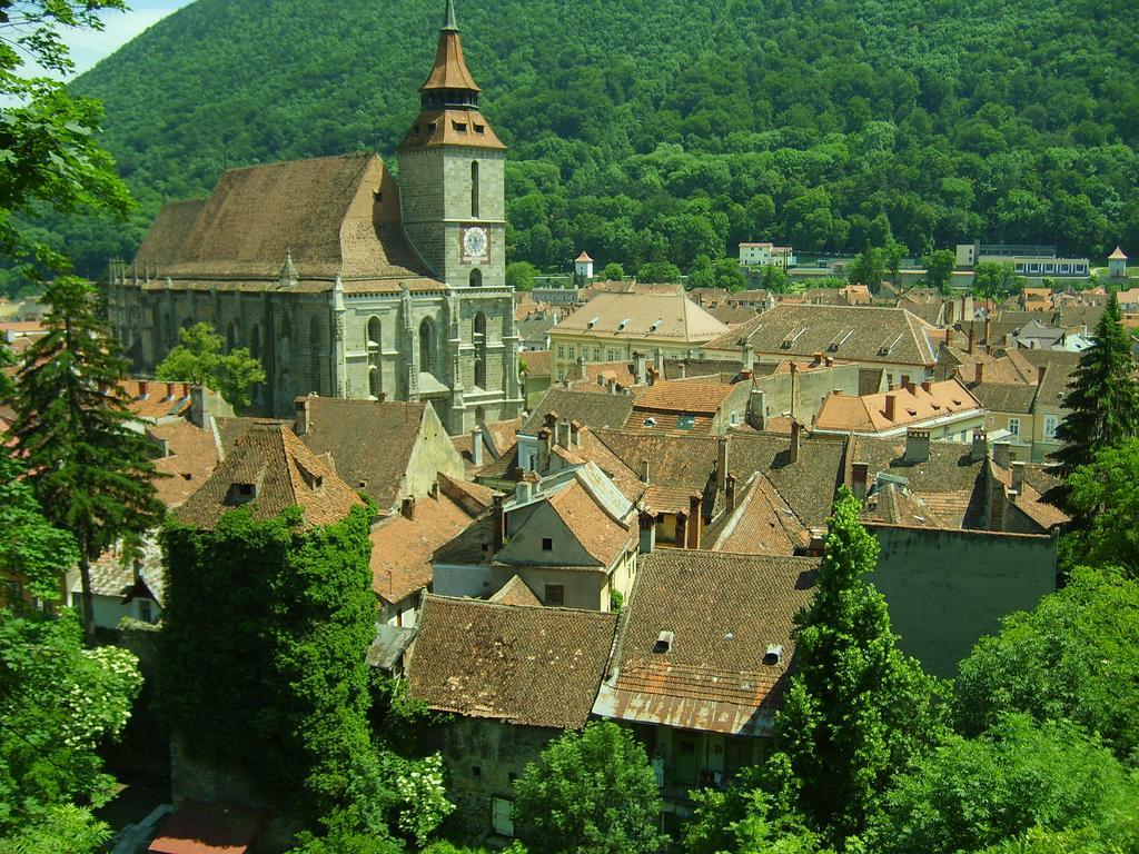 Star In Historic Center Brașov